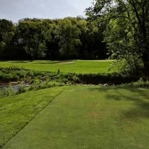 Here's a pic of a golf course to get you in the mood.